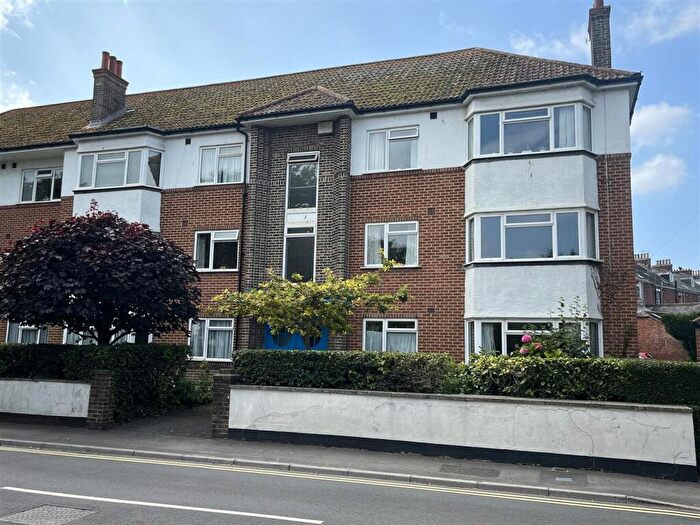 2 Bedroom Apartment For Sale In West Court, Bridport, DT6