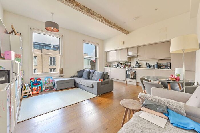 2 Bedroom Flat To Rent In Churchfield Road, Poet's Corner, London, W3