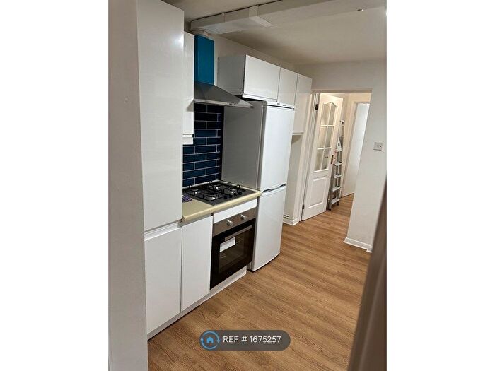 4 Bedroom Terraced House To Rent In Buckingham Street, Wolverton, Milton Keynes, MK12