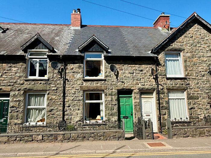 2 Bedroom Terraced House For Sale In Maes Talaran, Dolgellau, LL40