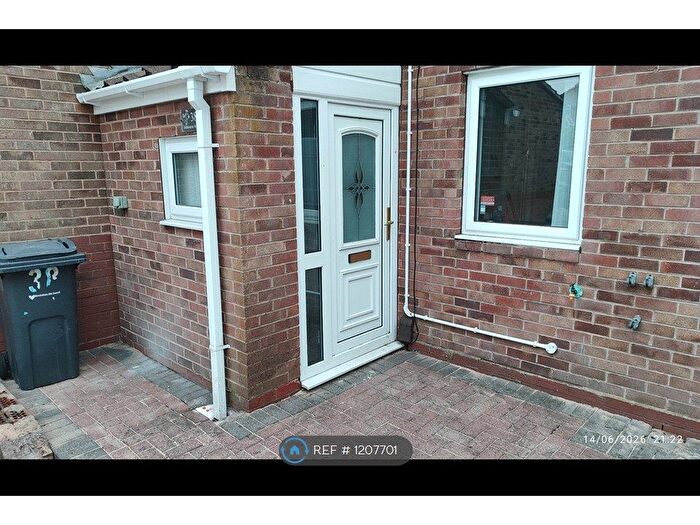 3 Bedroom Terraced House To Rent In Aldbourne Way, Birmingham, B38