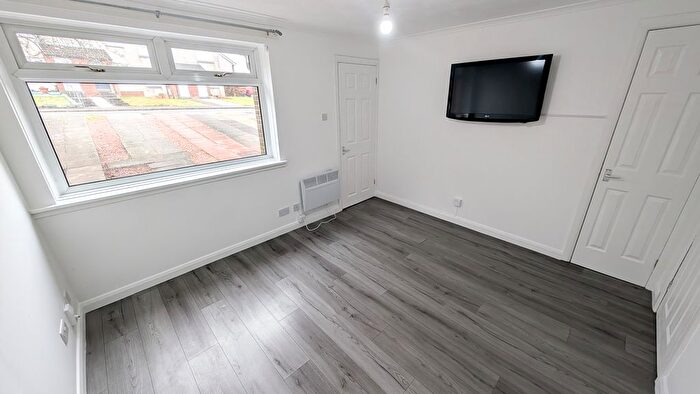 1 Bedroom Flat For Sale In Barbeth Way, Glasgow, G67