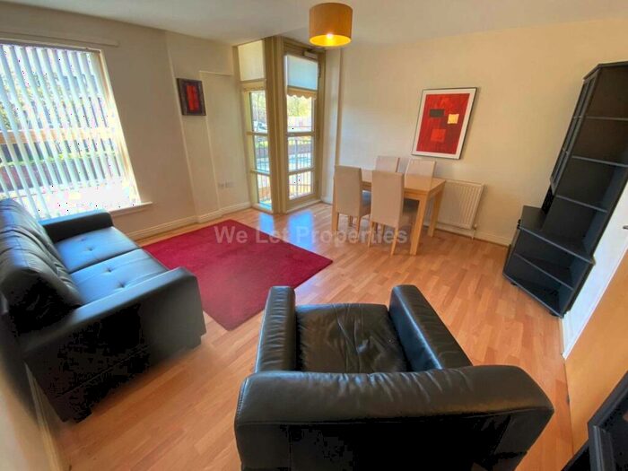 2 Bedroom Apartment To Rent In Fitzwilliam Court, Fallowfield, M14