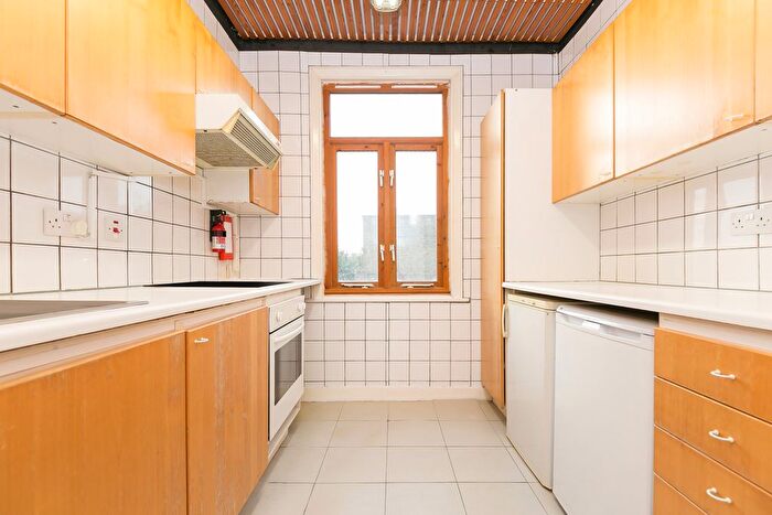 1 Bedroom Flat To Rent In Wormholt Road, London, W12