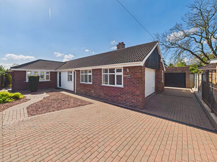 3 Bedroom Detached Bungalow For Sale In Queensland Close, Mickleover, DE3