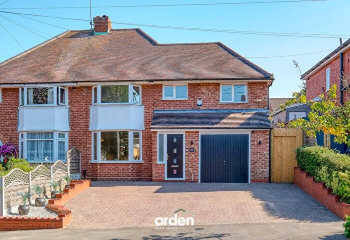 4 Bedroom Semi-Detached House For Sale In Oakenshaw Road, Redditch, B98