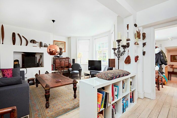 2 Bedroom Maisonette To Rent In Addison Gardens, London, W14