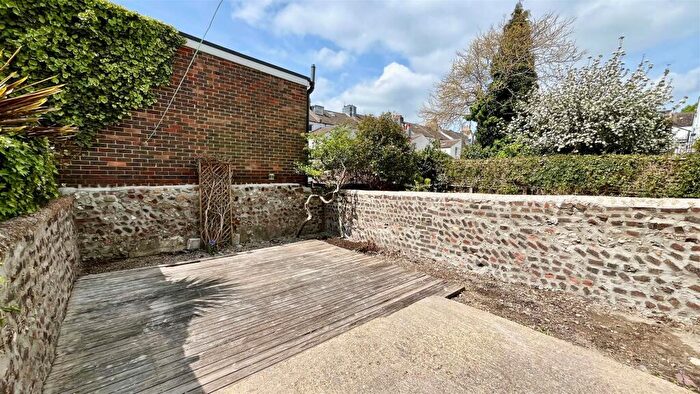 1 Bedroom Flat To Rent In Warleigh Road, Brighton, BN1