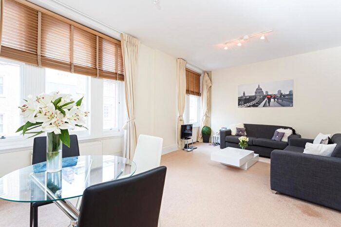 2 Bedroom Apartment To Rent In Hall Road, St John's Wood, London, NW8