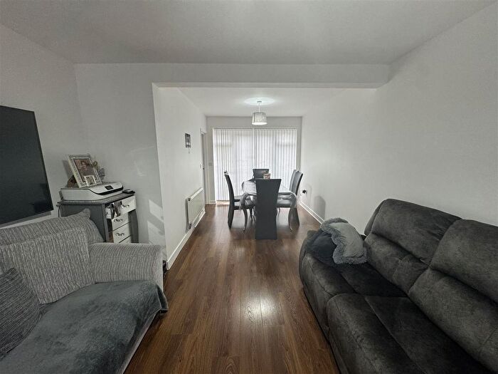 3 Bedroom End Terrace House For Sale In Avondale Crescent, Ponders End, EN3