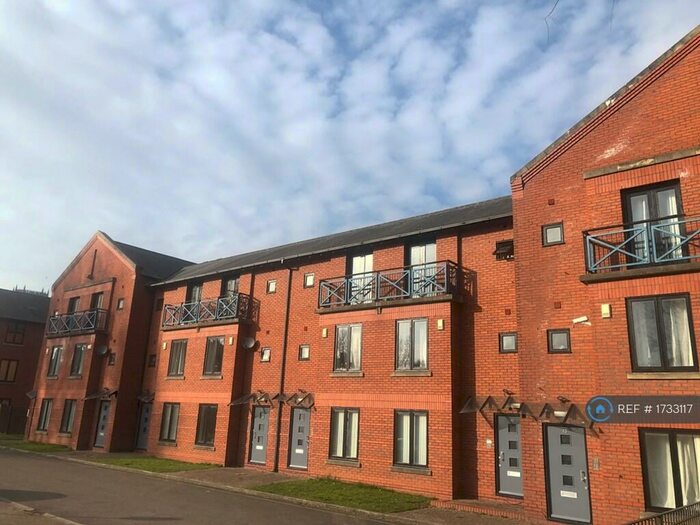 4 Bedroom Semi-Detached House To Rent In Egerton Street, Liverpool, L8