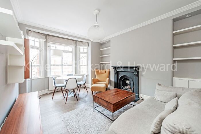 2 Bedroom Flat To Rent In Gilbert Street, London, W1K