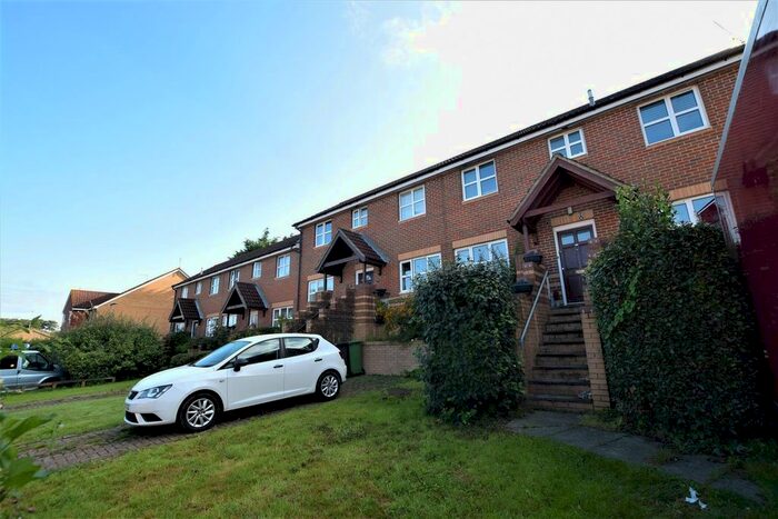 2 Bedroom End Of Terrace House To Rent In Turnberry Close, St. Leonards-On-Sea, TN38