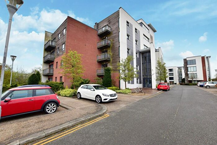 2 Bedroom Apartment To Rent In Wilmslow Road, East Didsbury, M20