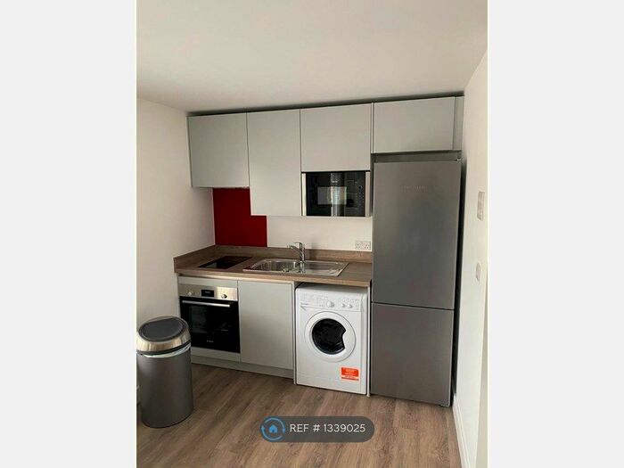 Studio To Rent In Fordwych Road, London, NW2