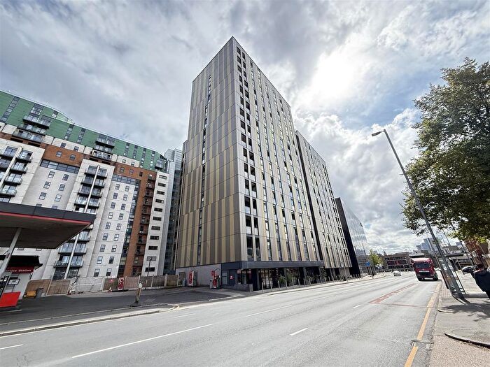 1 Bedroom Flat For Sale In Cheetham Hill Road, Manchester, M4
