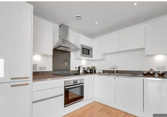 2 Bedroom Flat To Rent In Dowells Street, London, SE10