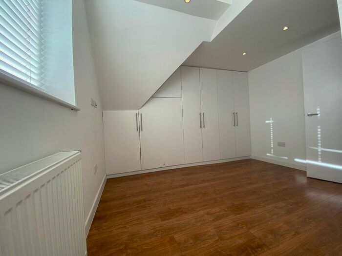1 Bedroom Flat To Rent In Gainsborough House, Redden Court Road, Essex, RM3