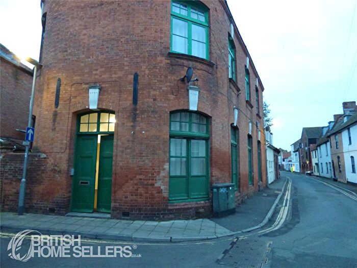 2 Bedroom Maisonette For Sale In Lamb Lane, Bridgwater, Somerset, TA6