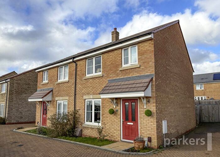 3 Bedroom Semi Detached House For Sale In Berry Close, Eynsham, Witney, Oxfordshire, OX29