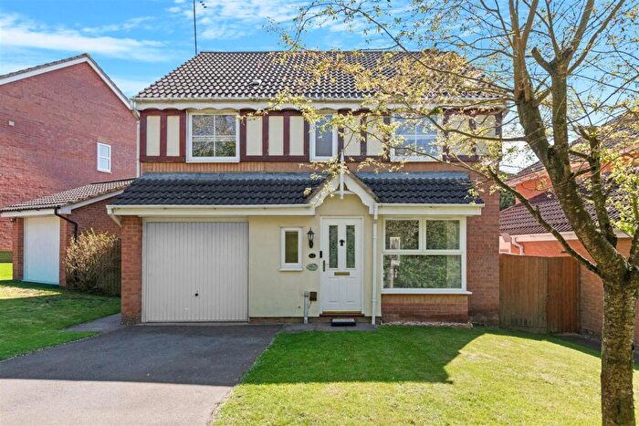 4 Bedroom Detached House For Sale In Tentsmuir Close, Kettering, North Northamptonshire, NN16