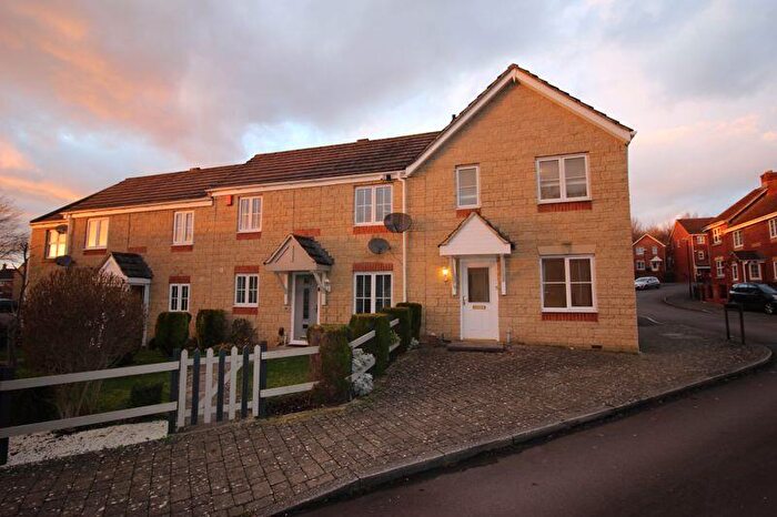 2 Bedroom End Of Terrace House To Rent In Bedroom House To Rent, Gable Close, Abbeymeads, SN25
