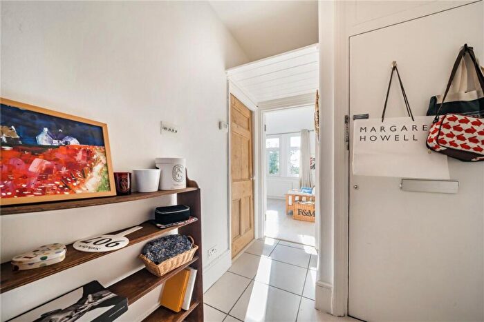 1 Bedroom Flat For Sale In North Worple Way, Barnes, SW14