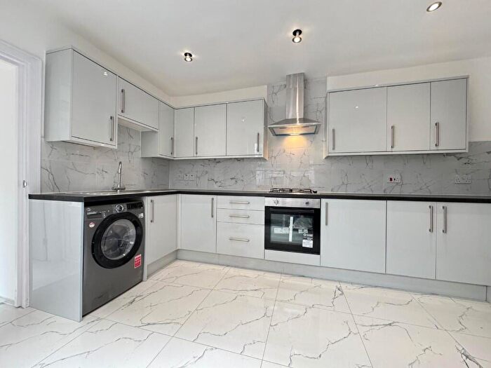 4 Bedroom Terraced House To Rent In Caistor Park Road, London, E15