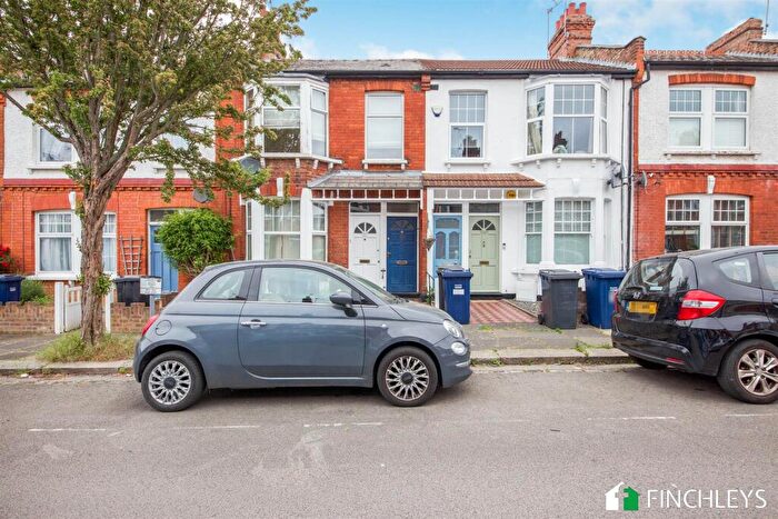 2 Bedroom Flat To Rent In Grange Avenue, London, N12