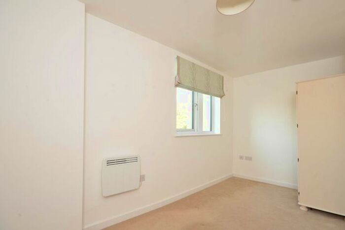 1 Bedroom Flat To Rent In Bradfield Close, Woking, GU22