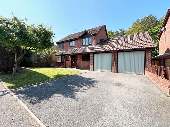 4 Bedroom Property To Rent In Winterhayes Close, Poole, BH17