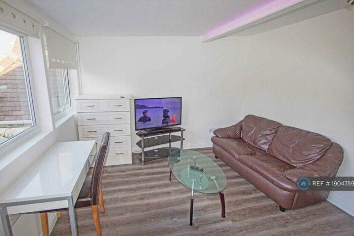 Studio To Rent In Pearson Park, Hull, HU5