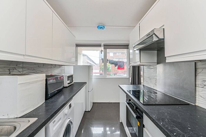 5 Bedroom Flat To Rent In Beaconsfield Road, Elephant And Castle, London, SE17