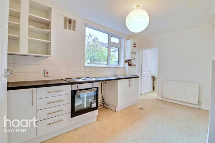 1 Bedroom Flat To Rent In Stanley Road, Southend-on-sea, SS1