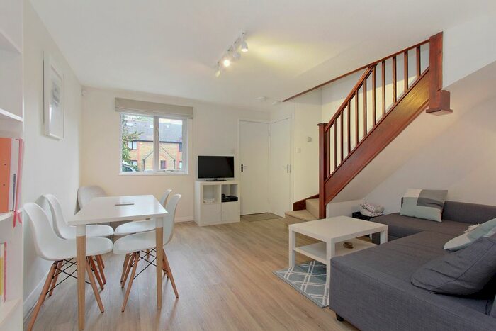 2 Bedroom End Of Terrace House To Rent In Clifton Place, London, SE16