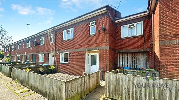 4 Bedroom Terraced House For Sale In Patterdale Close, Oldham, Greater Manchester, OL1
