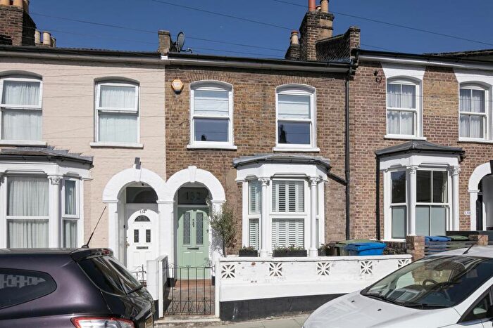 3 Bedroom Terraced House For Sale In Kirkwood Road, Nunhead, SE15