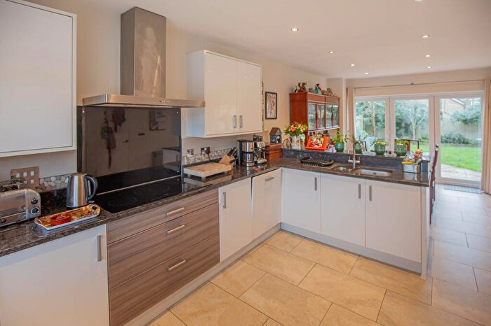 5 Bedroom Detached House For Sale In Britains Close, Sutton Benger, SN15