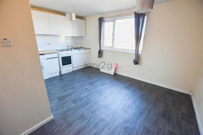 Studio To Rent In Hawksway, Eckington, S21