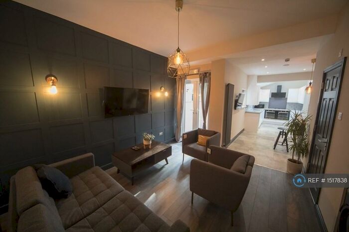 6 Bedroom Terraced House To Rent In Brailsford Road, Manchester, M14