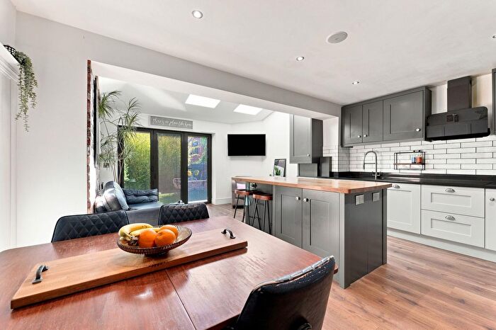 4 Bedroom Terraced House For Sale In Green Oak Avenue, Sheffield, S17
