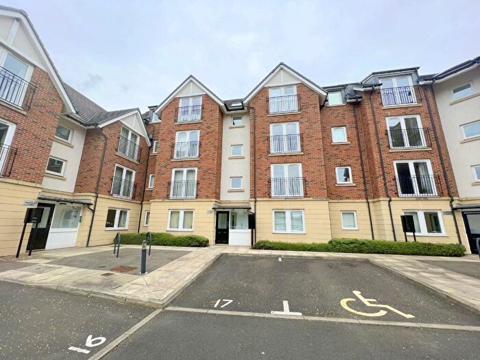 2 Bedroom Private Hall To Rent In Shepherds Court, Gilesgate, DH1