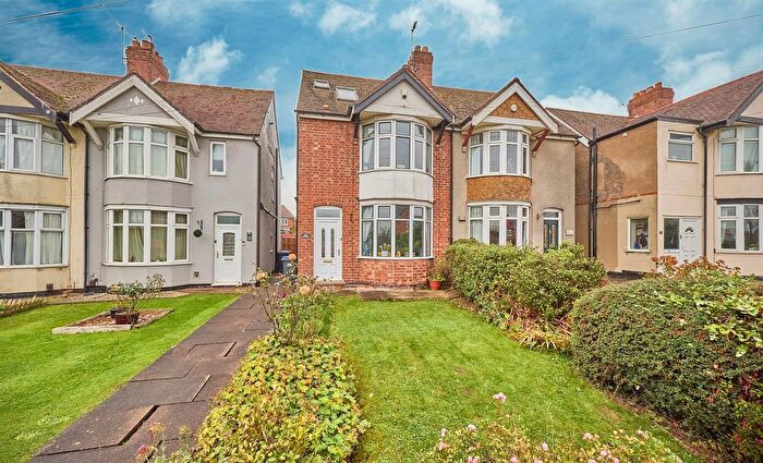 3 Bedroom Semi-Detached House For Sale In Lutterworth Road, Burbage, Hinckley, LE10