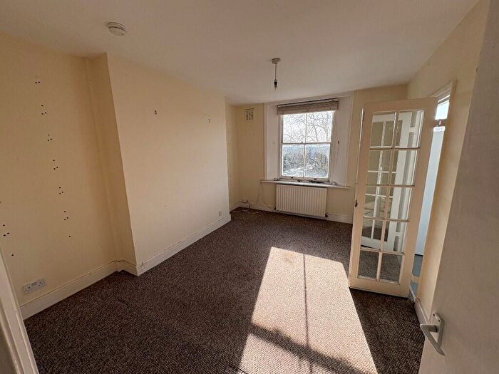 1 Bedroom Flat To Rent In Rochester Road, London, NW1