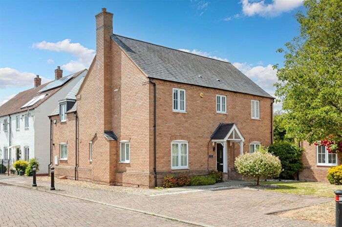 4 Bedroom Detached House To Rent In Willowherb Way, Stotfold, Hitchin, SG5