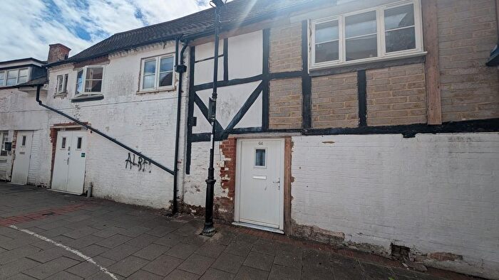 1 Bedroom Flat To Rent In High Street, Andover, Hampshire, SP10