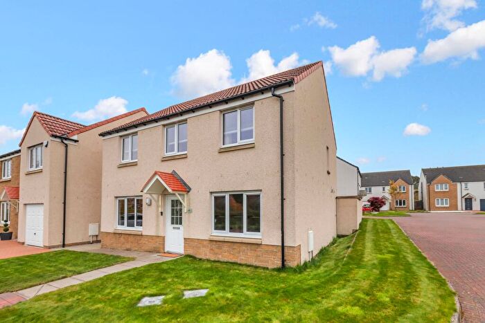 4 Bedroom Detached House For Sale In Shirra Place, Falkirk, FK2