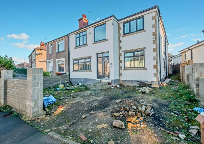 5 Bedroom Semi-Detached House For Sale In Bolton Drive, Eccleshill, Bradford, BD2