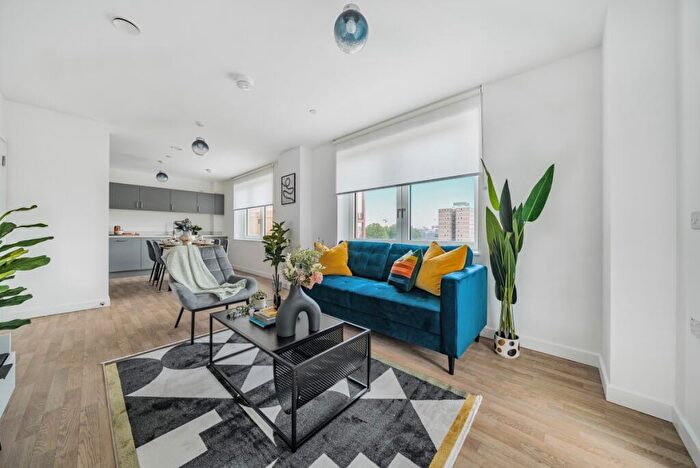 2 Bedroom Flat To Rent In St Pauls Road, Barking, London, IG11