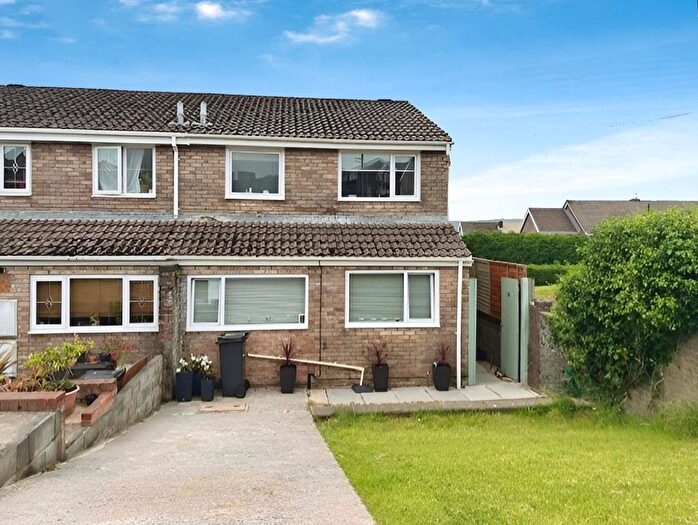 3 Bedroom End Of Terrace House For Sale In Mackworth Drive, Cimla, Neath, Qa, Gb, SA11